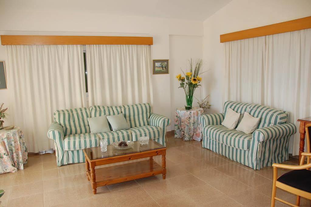Villa Chrysanthia Polis Esterno foto